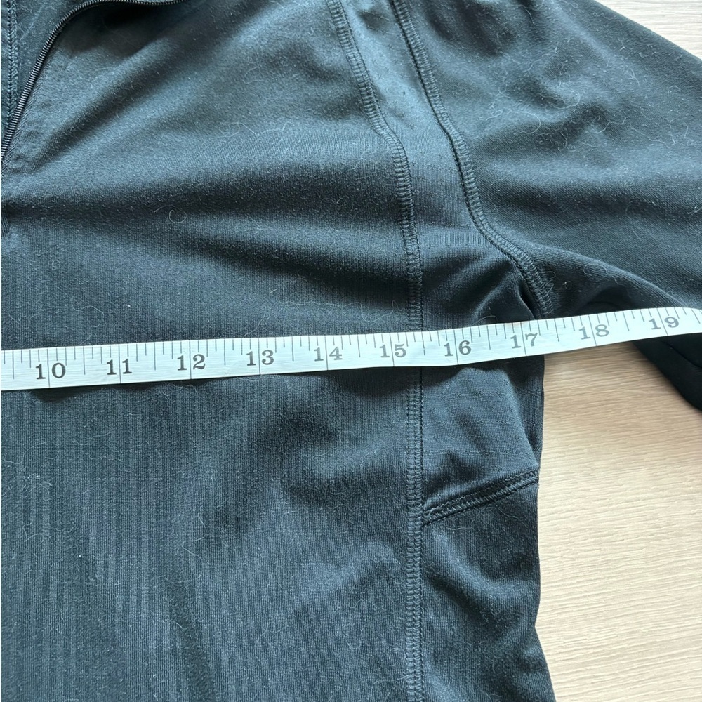1/4 Zip Athletic Long Sleeve in Black- size S - Picture 4 of 4